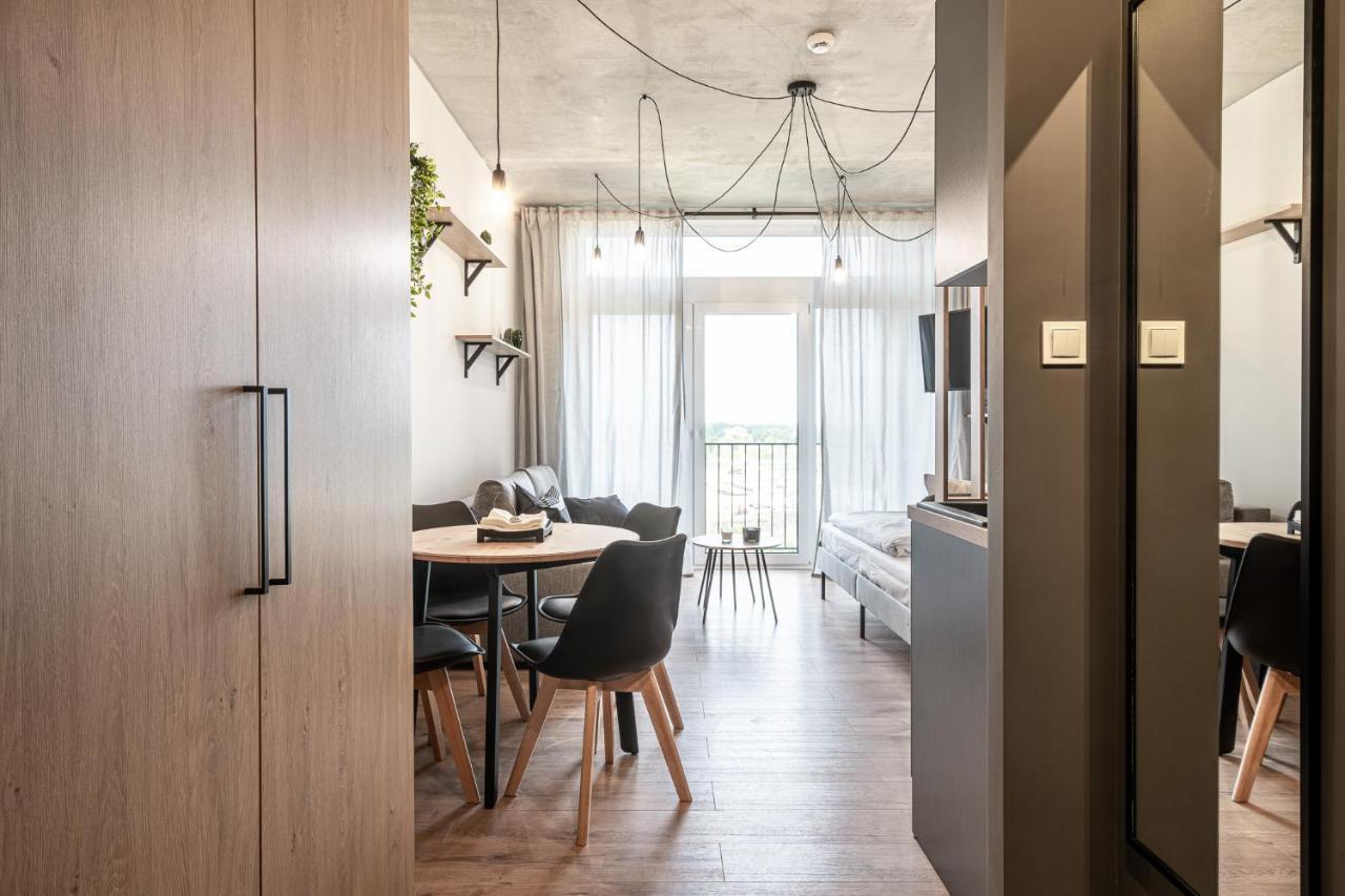 Przy Lotnisku Wroclaw Ngoại thất bức ảnh